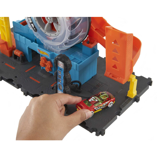 Автотреки - Ігровий набір Hot Wheels City Карколомні трюки в шиномонтажі (HDP02)#3