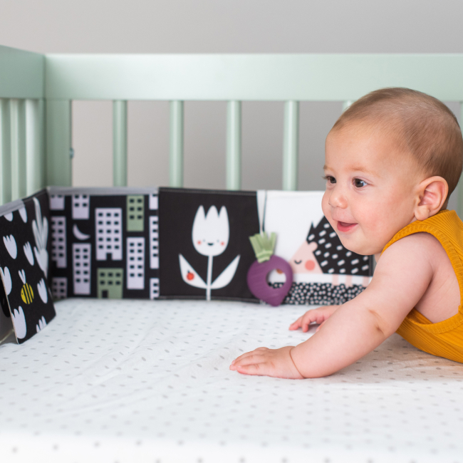 Розвивальні іграшки - Розвиваюча книжка Taf Toys Садочок у місті Зайчики (13065)#3