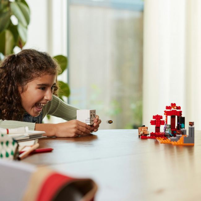 Конструктори LEGO - Конструктор LEGO Minecraft Засідка біля порталу в Нижній світ (21255)#5