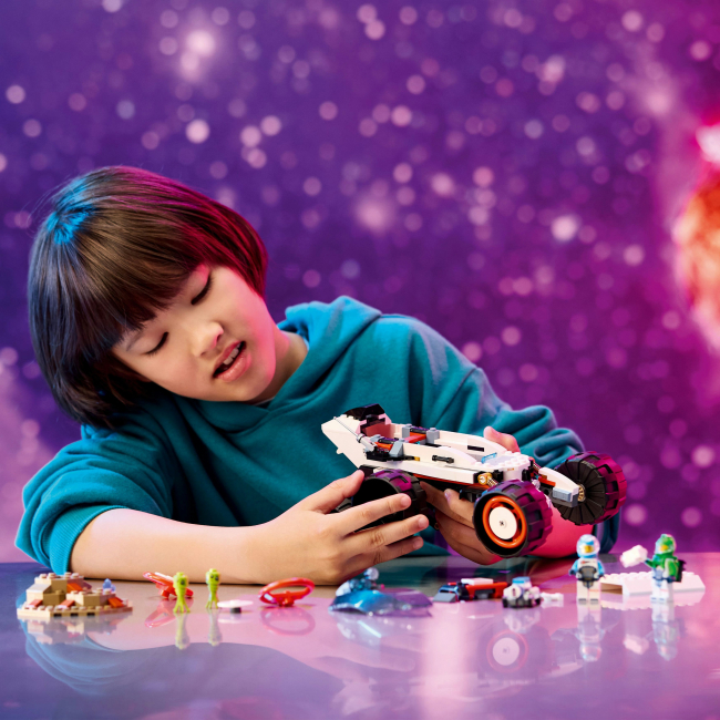 Конструктори LEGO - Конструктор LEGO City Космічний дослідницький всюдихід й інопланетне життя (60431)#4