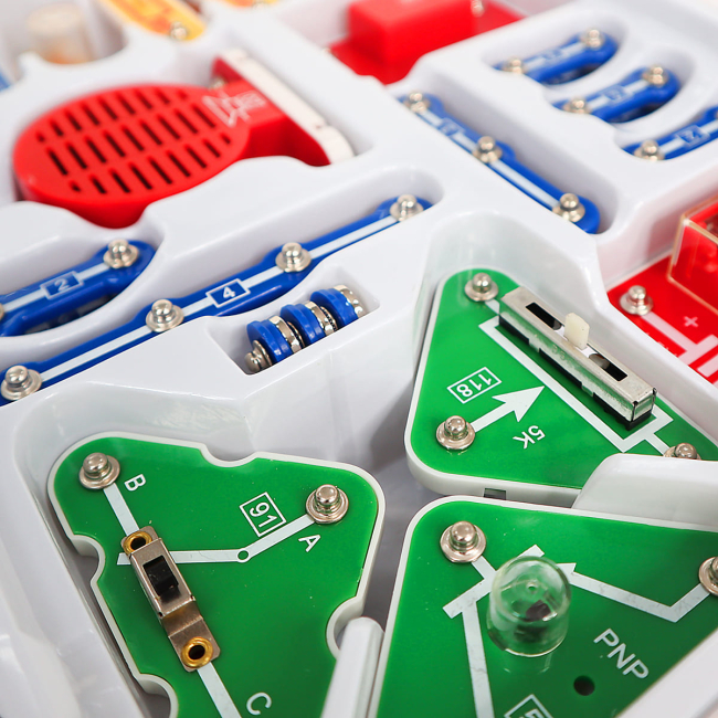 Наукові ігри, фокуси та досліди - Електронний конструктор Doka Перший транзистор 118 схем (D70701)#4