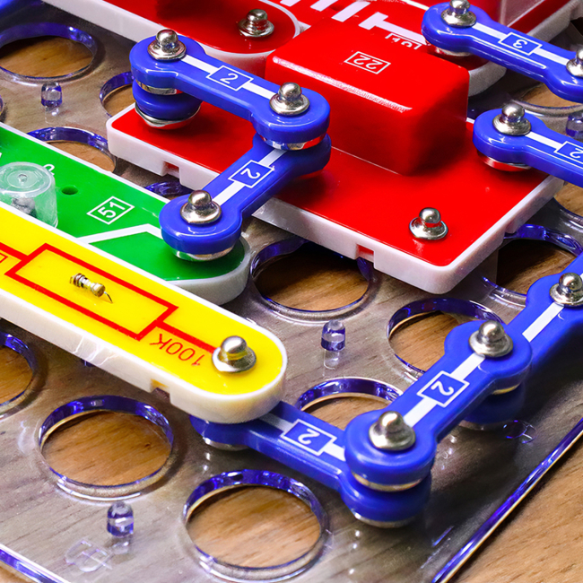 Наукові ігри, фокуси та досліди - Електронний конструктор Doka Збираємо радіо 6 схем (D70703)#2