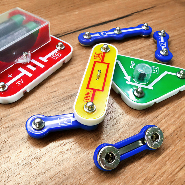 Наукові ігри, фокуси та досліди - Електронний конструктор Doka Піймай рух 9 схем (D70705)#3