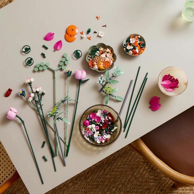 Конструктори LEGO - Конструктор LEGO Botanicals Милий рожевий букет квітів (10342)#4