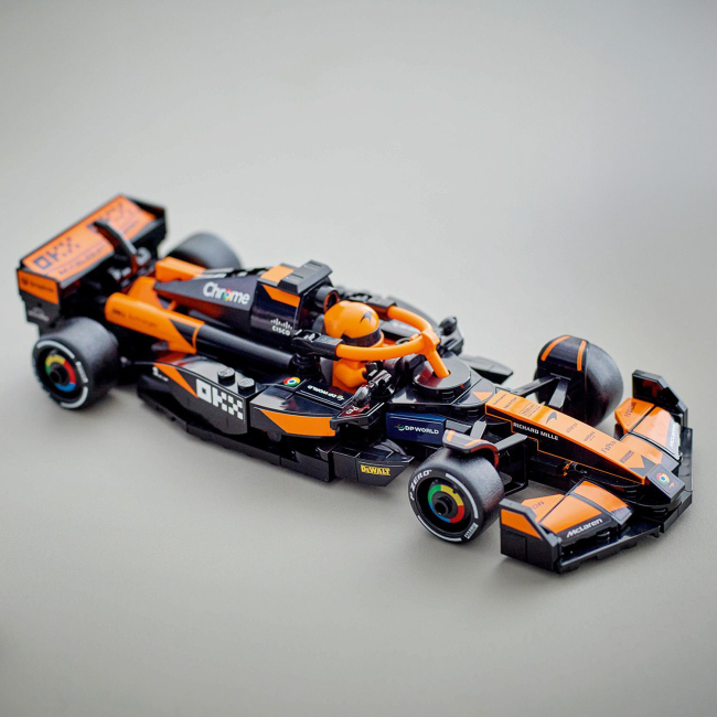 Конструктори LEGO - Конструктор LEGO Speed Champions Автомобіль для перегонів McLaren F1 (77251)#4